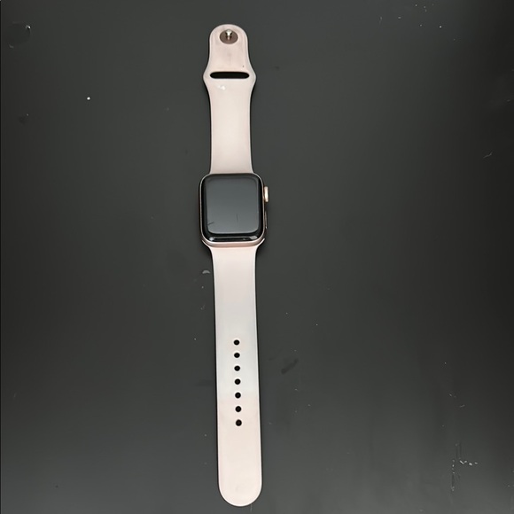 Apple Pink Smartwatch Sleek Design